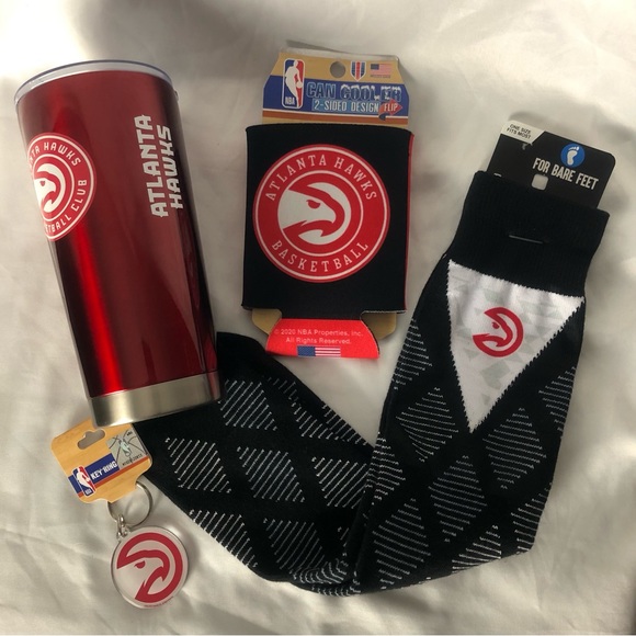Atlanta Hawks Fan Souvenir Bundle Tumbler Socks Keychain Can Cooler Basketball - Picture 1 of 3